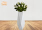 أواني الزهور المصنوعة من الألياف الزجاجية على شكل هندسي مع إنهاء أبيض لامع / أبيض لامع